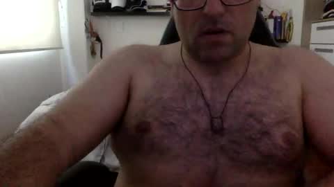 Snapshot of mbotve chatting on April 8, 2026, 8:42 pm VzlaMan online show from April 8, 2026, 8:42 pm