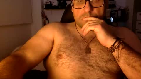 Snapshot of mbotve chatting on April 10, 2026, 4:06 am VzlaMan online show from April 10, 2026, 4:06 am