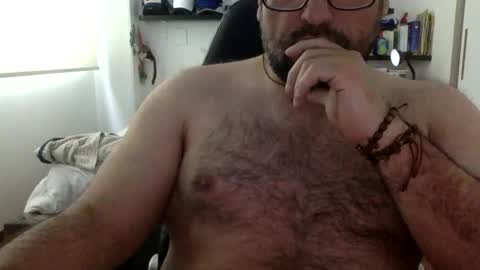 Snapshot of mbotve chatting on April 24, 2026, 6:54 pm VzlaMan online show from April 24, 2026, 6:54 pm