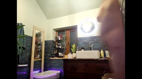 Snapshot of mccock16cm chatting on April 1, 2026, 3:40 am mccock16cm online show from April 1, 2026, 3:40 am