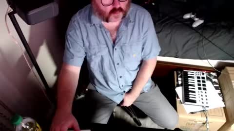 Snapshot of mcdarren chatting on December 5, 2025, 4:32 am Darren online show from December 5, 2025, 4:32 am