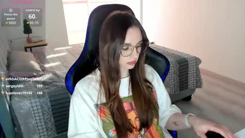 mcfly_11 online show from February 9, 2025, 8:11 am