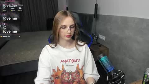 mcfly_11 online show from March 10, 2026, 9:09 pm