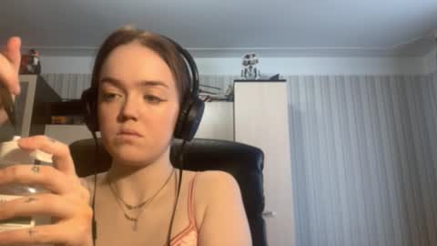 Hello Lisa here   Help me to make 50 thumbs up 333 online show from October 15, 2025, 8:36 am