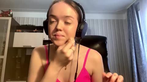 Hello Lisa here   Help me to make 50 thumbs up 333 online show from October 17, 2025, 8:39 am