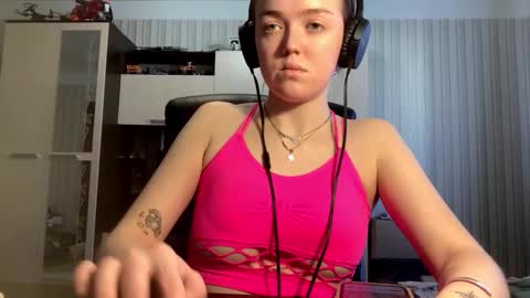 Hello Lisa here   Help me to make 50 thumbs up 333 online show from October 22, 2025, 9:31 am
