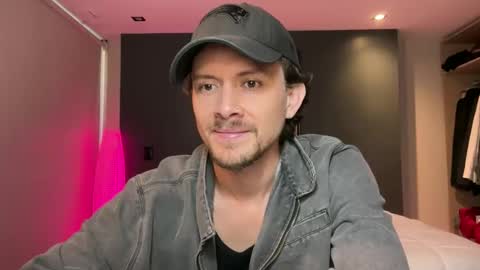 Snapshot of mcklister69 chatting on February 17, 2026, 6:36 pm mcklister online show from February 17, 2026, 6:36 pm