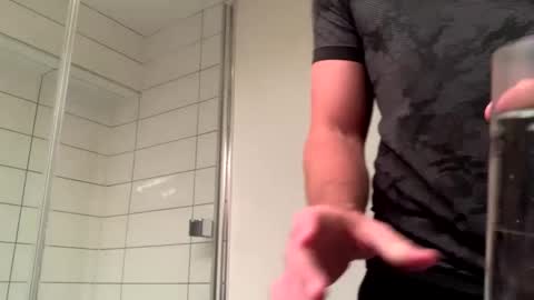 Snapshot of mcr8080 chatting on December 28, 2024, 9:40 pm mcr8080 online show from December 28, 2024, 9:40 pm