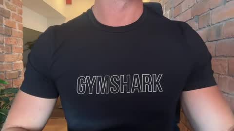 Snapshot of mcr8080 chatting on October 25, 2025, 12:13 pm mcr8080 online show from October 25, 2025, 12:13 pm