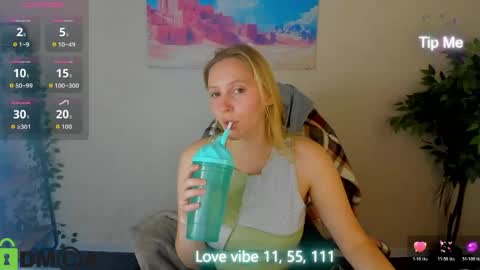 Snapshot of me1issa_bell chatting on May 8, 2026, 12:38 am Melissa online show from May 8, 2026, 12:38 am