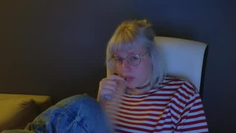 Roze online show from May 16, 2026, 12:18 am