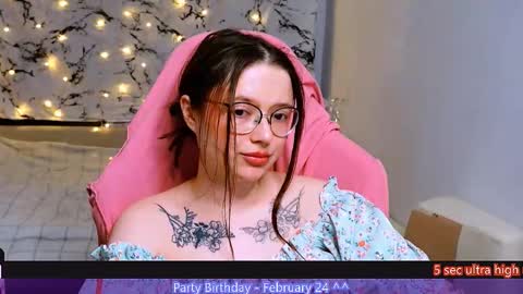 Snapshot of me_hanna chatting on February 23, 2025, 2:07 am Hanna online show from February 23, 2025, 2:07 am