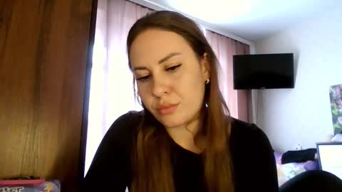 meadoweyes_ online show from September 29, 2025, 6:51 am