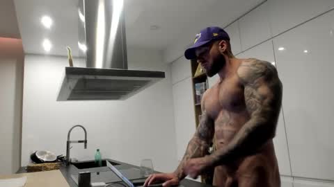 Snapshot of mealphamale chatting on December 4, 2024, 3:43 pm Alpha Male online show from December 4, 2024, 3:43 pm