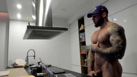 Snapshot of mealphamale chatting on December 26, 2024, 1:10 pm Alpha Male online show from December 26, 2024, 1:10 pm