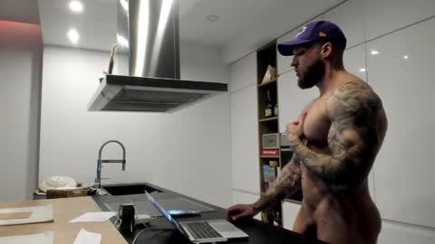 Snapshot of mealphamale chatting on December 16, 2025, 6:57 pm Alpha Male online show from December 16, 2025, 6:57 pm