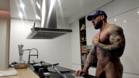 Snapshot of mealphamale chatting on January 7, 2026, 4:31 pm Alpha Male online show from January 7, 2026, 4:31 pm