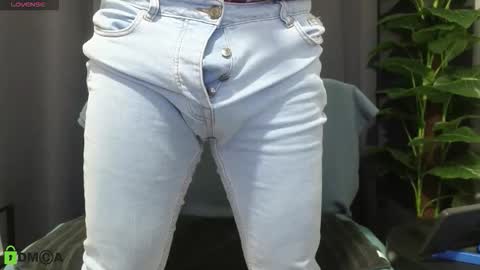 Meaty Roll online show from November 27, 2025, 3:30 am