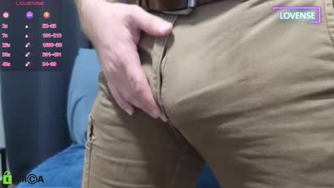 Snapshot of meaty_roll chatting on December 22, 2025, 3:36 am Meaty Roll online show from December 22, 2025, 3:36 am