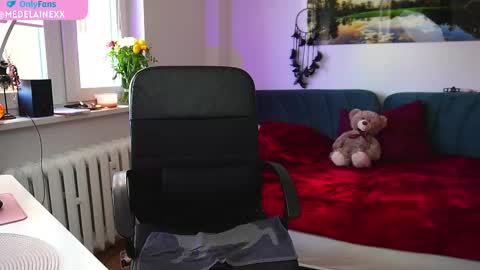 Milena online show from March 6, 2025, 12:09 pm