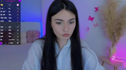 Snapshot of medina_andress chatting on April 24, 2026, 9:06 pm Dina online show from April 24, 2026, 9:06 pm