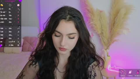 Snapshot of medina_andress chatting on May 20, 2026, 9:10 pm Dina online show from May 20, 2026, 9:10 pm
