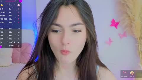 Snapshot of medina_andress chatting on May 24, 2026, 8:25 pm Dina online show from May 24, 2026, 8:25 pm