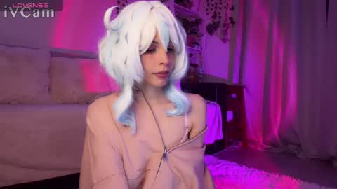 Nicole online show from April 13, 2026, 5:29 pm