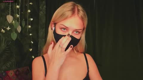 meeeewmeeeeow online show from November 29, 2025, 9:18 pm