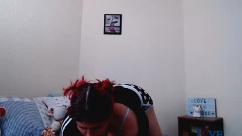 Snapshot of meehturt chatting on November 11, 2025, 3:01 pm anna online show from November 11, 2025, 3:01 pm