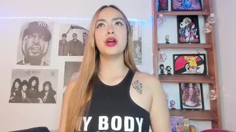 Snapshot of meeowlody chatting on October 27, 2025, 9:19 pm Emily online show from October 27, 2025, 9:19 pm