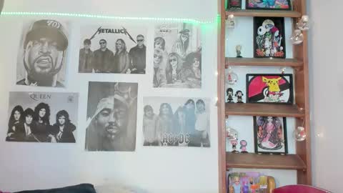 Snapshot of meeowlody chatting on November 12, 2025, 10:20 pm Emily online show from November 12, 2025, 10:20 pm