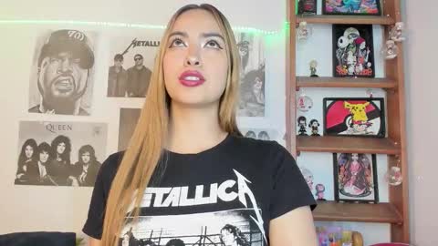 Snapshot of meeowlody chatting on November 19, 2025, 11:16 pm Emily online show from November 19, 2025, 11:16 pm