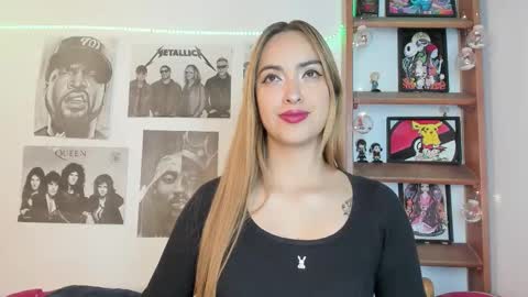 Snapshot of meeowlody chatting on November 26, 2025, 11:17 pm Emily online show from November 26, 2025, 11:17 pm