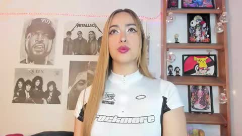 Snapshot of meeowlody chatting on November 30, 2025, 12:58 am Emily online show from November 30, 2025, 12:58 am