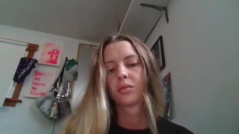 Snapshot of meeturmakers chatting on September 20, 2025, 10:33 pm meeturmakers online show from September 20, 2025, 10:33 pm