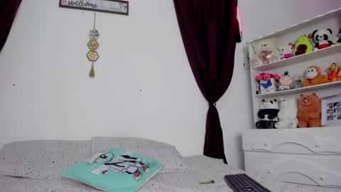 Snapshot of megan_and_clohe chatting on October 9, 2025, 7:12 pm M E G A N online show from October 9, 2025, 7:12 pm