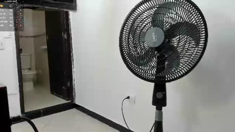 Snapshot of megan_bigboobs3 chatting on July 28, 2026, 2:40 am Megan online show from July 28, 2026, 2:40 am