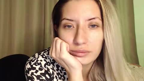 Megan Blazee  online show from November 14, 2025, 9:46 pm