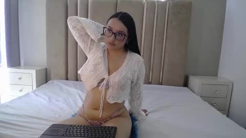 Megan3 online show from October 25, 2025, 2:13 pm