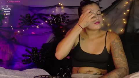 Snapshot of megan_browns1 chatting on October 22, 2025, 1:33 pm Megan online show from October 22, 2025, 1:33 pm