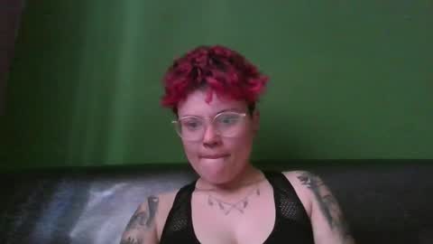 Snapshot of megan_coop3r_ chatting on December 1, 2024, 9:26 pm Megan and sophi online show from December 1, 2024, 9:26 pm