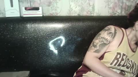 Snapshot of megan_coop3r_ chatting on December 13, 2024, 1:37 am Megan and sophi online show from December 13, 2024, 1:37 am