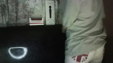 Snapshot of megan_coop3r_ chatting on December 16, 2024, 10:40 am Megan and sophi online show from December 16, 2024, 10:40 am