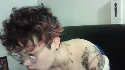 Snapshot of megan_coop3r_ chatting on February 2, 2025, 3:54 am Megan and sophi online show from February 2, 2025, 3:54 am