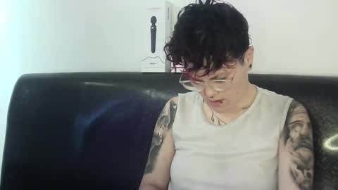 Snapshot of megan_coop3r_ chatting on February 17, 2025, 7:21 pm Megan and sophi online show from February 17, 2025, 7:21 pm