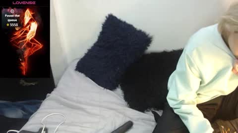 Snapshot of megan_coop3r_ chatting on November 16, 2025, 1:33 am Megan and sophi online show from November 16, 2025, 1:33 am