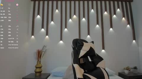 MEGAN COOPER online show from November 29, 2025, 7:17 pm