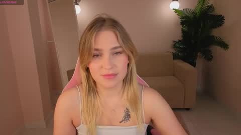 Snapshot of megan_gonzalezzz chatting on May 25, 2026, 1:33 am megan_gonzalezzz online show from May 25, 2026, 1:33 am