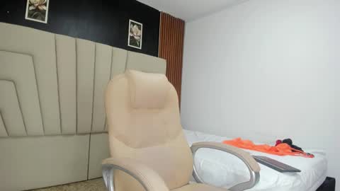 Snapshot of megan_hally chatting on October 10, 2025, 2:54 am Megan online show from October 10, 2025, 2:54 am